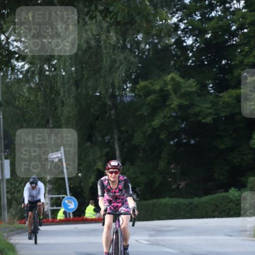 25.08.2024 - Elbe Triathlon Hamburg Fuchs,  Jonas http://msf.ph/oto/6870762 25.08.2024 11:11:03 Radfahren 1514, 1501, 1544 meine-sportfotos.de