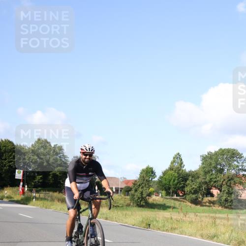 25.08.2024 - Elbe Triathlon Hamburg Fuchs,  Jonas http://msf.ph/oto/6870775 25.08.2024 10:28:32 Radfahren 527, 608 meine-sportfotos.de