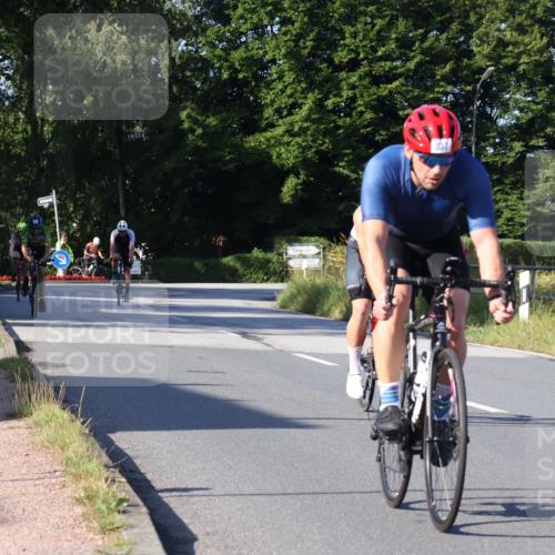 25.08.2024 - Elbe Triathlon Hamburg Fuchs,  Jonas http://msf.ph/oto/6870777 25.08.2024 09:34:53 Radfahren 337, 204, 319, 263, 123 meine-sportfotos.de