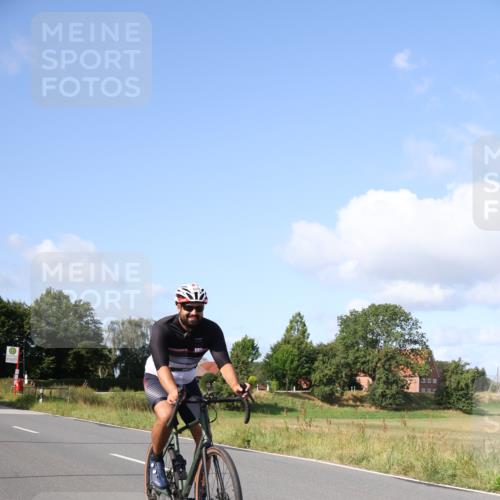 25.08.2024 - Elbe Triathlon Hamburg Fuchs,  Jonas http://msf.ph/oto/6870779 25.08.2024 10:28:32 Radfahren 527, 608 meine-sportfotos.de