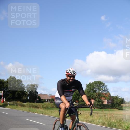 25.08.2024 - Elbe Triathlon Hamburg Fuchs,  Jonas http://msf.ph/oto/6870784 25.08.2024 10:28:33 Radfahren 527, 608, 453 meine-sportfotos.de