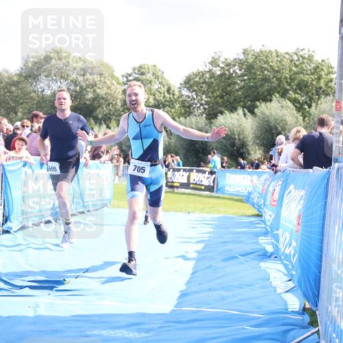 25.08.2024 - Elbe Triathlon Hamburg H.Heesch http://msf.ph/oto/6870787 25.08.2024 11:36:07 Ziel 530, 695, 705, 766 meine-sportfotos.de