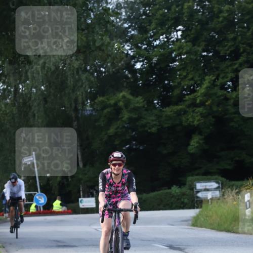25.08.2024 - Elbe Triathlon Hamburg Fuchs,  Jonas http://msf.ph/oto/6870791 25.08.2024 11:11:04 Radfahren 1514, 1501, 1544 meine-sportfotos.de