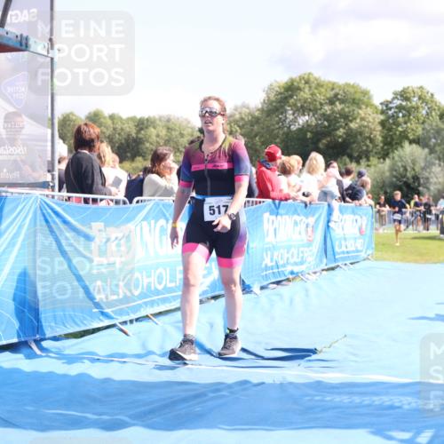 25.08.2024 - Elbe Triathlon Hamburg H.Heesch http://msf.ph/oto/6870793 25.08.2024 11:58:42 Ziel 517, 543, 1714 meine-sportfotos.de