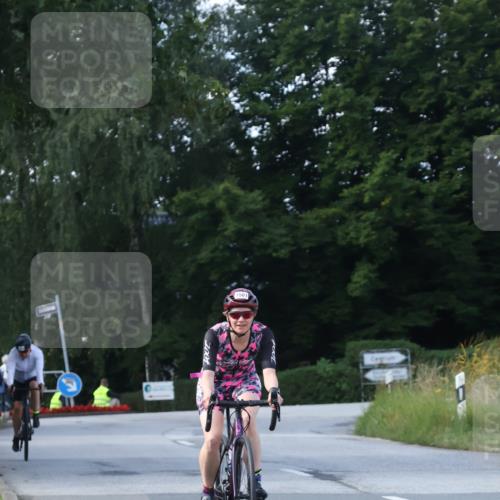 25.08.2024 - Elbe Triathlon Hamburg Fuchs,  Jonas http://msf.ph/oto/6870796 25.08.2024 11:11:04 Radfahren 1514, 1501, 1544 meine-sportfotos.de