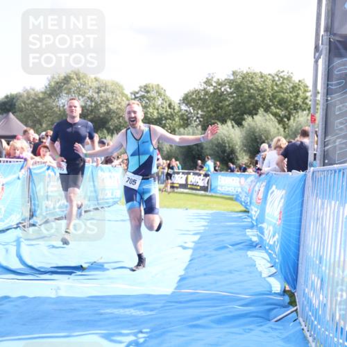 25.08.2024 - Elbe Triathlon Hamburg H.Heesch http://msf.ph/oto/6870805 25.08.2024 11:36:07 Ziel 530, 695, 705, 766 meine-sportfotos.de