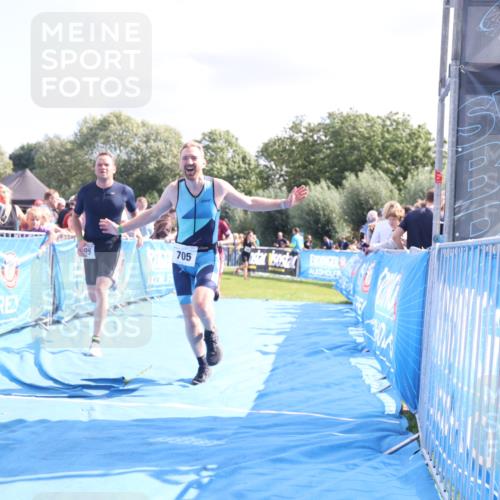 25.08.2024 - Elbe Triathlon Hamburg H.Heesch http://msf.ph/oto/6870813 25.08.2024 11:36:07 Ziel 530, 695, 705, 766 meine-sportfotos.de