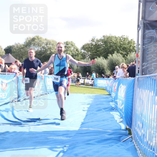 25.08.2024 - Elbe Triathlon Hamburg H.Heesch http://msf.ph/oto/6870820 25.08.2024 11:36:07 Ziel 530, 695, 705, 766 meine-sportfotos.de