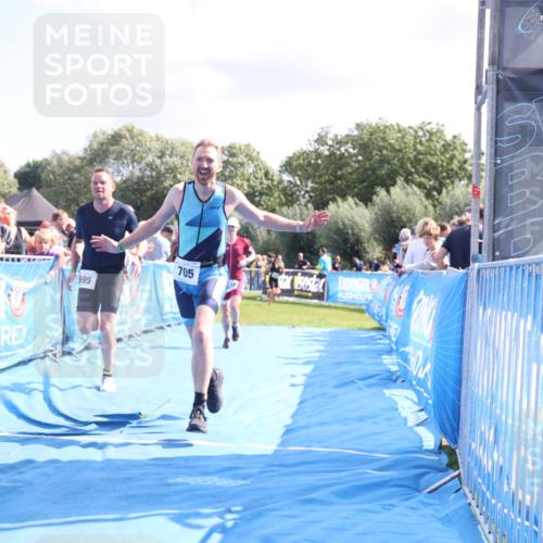 25.08.2024 - Elbe Triathlon Hamburg H.Heesch http://msf.ph/oto/6870829 25.08.2024 11:36:07 Ziel 530, 695, 705, 766 meine-sportfotos.de