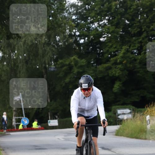 25.08.2024 - Elbe Triathlon Hamburg Fuchs,  Jonas http://msf.ph/oto/6870837 25.08.2024 11:11:08 Radfahren 1501, 1544 meine-sportfotos.de