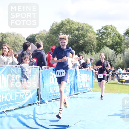 25.08.2024 - Elbe Triathlon Hamburg H.Heesch http://msf.ph/oto/6870839 25.08.2024 11:58:47 Ziel 517, 543, 1591, 1714 meine-sportfotos.de