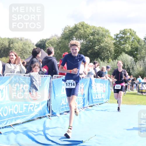 25.08.2024 - Elbe Triathlon Hamburg H.Heesch http://msf.ph/oto/6870847 25.08.2024 11:58:47 Ziel 517, 543, 1591, 1714 meine-sportfotos.de