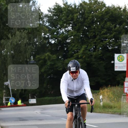25.08.2024 - Elbe Triathlon Hamburg Fuchs,  Jonas http://msf.ph/oto/6870853 25.08.2024 11:11:08 Radfahren 1501, 1544 meine-sportfotos.de