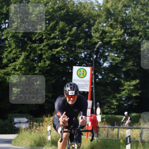 25.08.2024 - Elbe Triathlon Hamburg Fuchs,  Jonas http://msf.ph/oto/6870855 25.08.2024 10:28:43 Radfahren 453, 463, 452, 405, 663 meine-sportfotos.de