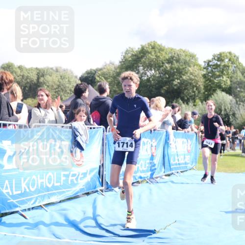 25.08.2024 - Elbe Triathlon Hamburg H.Heesch http://msf.ph/oto/6870859 25.08.2024 11:58:47 Ziel 517, 543, 1591, 1714 meine-sportfotos.de