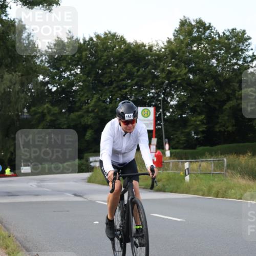 25.08.2024 - Elbe Triathlon Hamburg Fuchs,  Jonas http://msf.ph/oto/6870871 25.08.2024 11:11:08 Radfahren 1501, 1544 meine-sportfotos.de