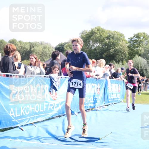 25.08.2024 - Elbe Triathlon Hamburg H.Heesch http://msf.ph/oto/6870874 25.08.2024 11:58:47 Ziel 517, 543, 1591, 1714 meine-sportfotos.de