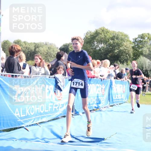 25.08.2024 - Elbe Triathlon Hamburg H.Heesch http://msf.ph/oto/6870879 25.08.2024 11:58:47 Ziel 517, 543, 1591, 1714 meine-sportfotos.de