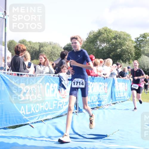 25.08.2024 - Elbe Triathlon Hamburg H.Heesch http://msf.ph/oto/6870887 25.08.2024 11:58:47 Ziel 517, 543, 1591, 1714 meine-sportfotos.de