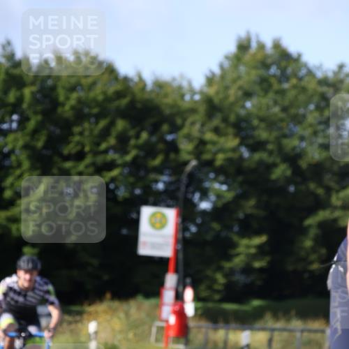 25.08.2024 - Elbe Triathlon Hamburg Fuchs,  Jonas http://msf.ph/oto/6870890 25.08.2024 10:28:45 Radfahren 453, 463, 452, 405, 663 meine-sportfotos.de