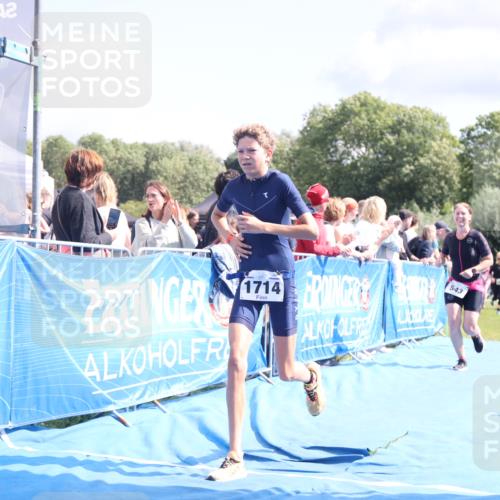 25.08.2024 - Elbe Triathlon Hamburg H.Heesch http://msf.ph/oto/6870891 25.08.2024 11:58:47 Ziel 517, 543, 1591, 1714 meine-sportfotos.de