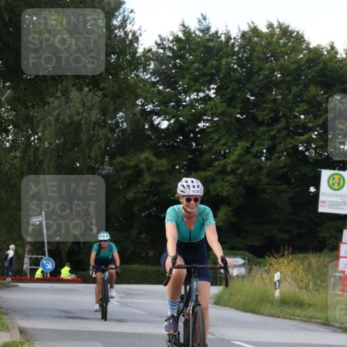 25.08.2024 - Elbe Triathlon Hamburg Fuchs,  Jonas http://msf.ph/oto/6870895 25.08.2024 11:11:24 Radfahren 1479, 1676 meine-sportfotos.de