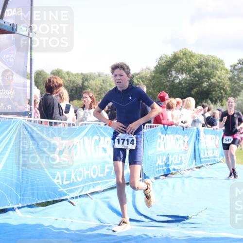 25.08.2024 - Elbe Triathlon Hamburg H.Heesch http://msf.ph/oto/6870903 25.08.2024 11:58:47 Ziel 517, 543, 1591, 1714 meine-sportfotos.de