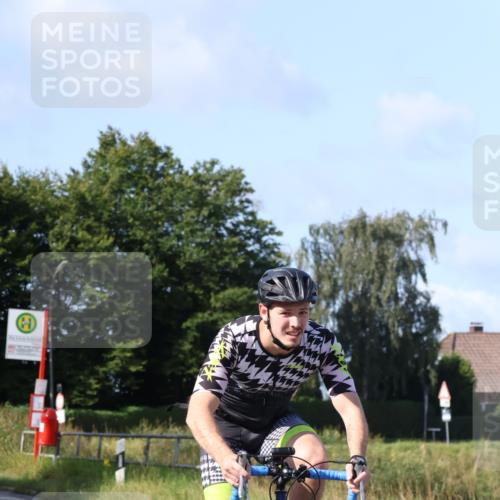 25.08.2024 - Elbe Triathlon Hamburg Fuchs,  Jonas http://msf.ph/oto/6870910 25.08.2024 10:28:46 Radfahren 463, 452, 405, 663 meine-sportfotos.de