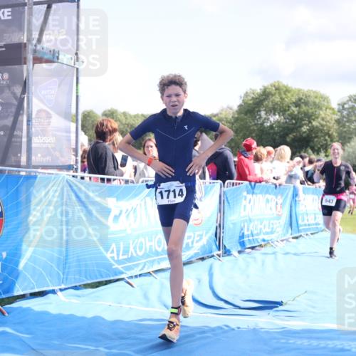 25.08.2024 - Elbe Triathlon Hamburg H.Heesch http://msf.ph/oto/6870919 25.08.2024 11:58:47 Ziel 517, 543, 1591, 1714 meine-sportfotos.de