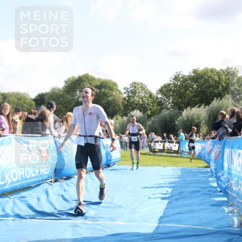 25.08.2024 - Elbe Triathlon Hamburg H.Heesch http://msf.ph/oto/6870957 25.08.2024 11:08:57 Ziel 199, 465, 486, 594, 609 meine-sportfotos.de
