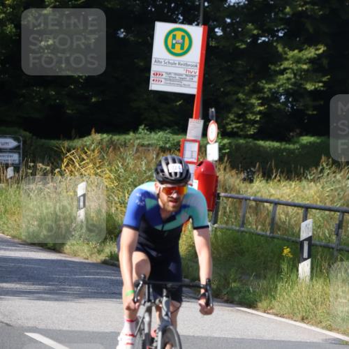 25.08.2024 - Elbe Triathlon Hamburg Fuchs,  Jonas http://msf.ph/oto/6870960 25.08.2024 10:28:58 Radfahren 650, 724, 485 meine-sportfotos.de