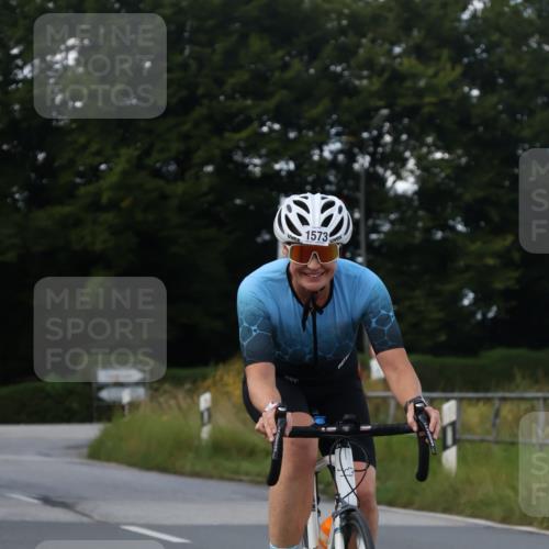 25.08.2024 - Elbe Triathlon Hamburg Fuchs,  Jonas http://msf.ph/oto/6870963 25.08.2024 11:11:47 Radfahren 1472, 1573 meine-sportfotos.de