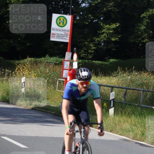 25.08.2024 - Elbe Triathlon Hamburg Fuchs,  Jonas http://msf.ph/oto/6870965 25.08.2024 10:28:58 Radfahren 650, 724, 485 meine-sportfotos.de