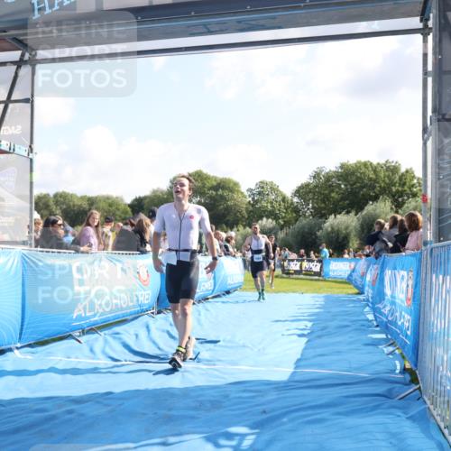 25.08.2024 - Elbe Triathlon Hamburg H.Heesch http://msf.ph/oto/6871000 25.08.2024 11:08:58 Ziel 199, 465, 486, 594, 609 meine-sportfotos.de