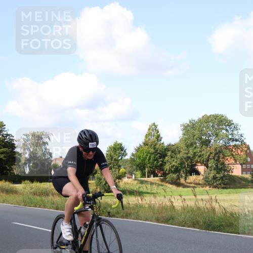 25.08.2024 - Elbe Triathlon Hamburg Fuchs,  Jonas http://msf.ph/oto/6871027 25.08.2024 11:12:01 Radfahren 1553 meine-sportfotos.de
