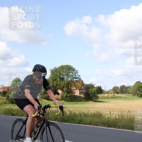 25.08.2024 - Elbe Triathlon Hamburg Fuchs,  Jonas http://msf.ph/oto/6871034 25.08.2024 11:12:01 Radfahren 1553 meine-sportfotos.de