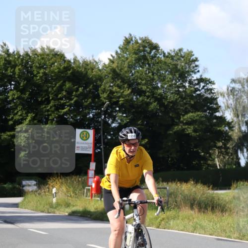 25.08.2024 - Elbe Triathlon Hamburg Fuchs,  Jonas http://msf.ph/oto/6871055 25.08.2024 11:12:08 Radfahren 1510 meine-sportfotos.de