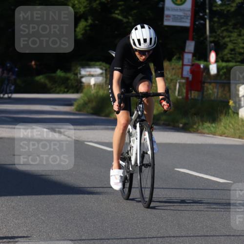 25.08.2024 - Elbe Triathlon Hamburg Fuchs,  Jonas http://msf.ph/oto/6871068 25.08.2024 09:35:15 Radfahren 268, 109, 440, 289 meine-sportfotos.de