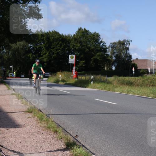 25.08.2024 - Elbe Triathlon Hamburg Fuchs,  Jonas http://msf.ph/oto/6871070 25.08.2024 10:29:10 Radfahren 430, 585, 574 meine-sportfotos.de