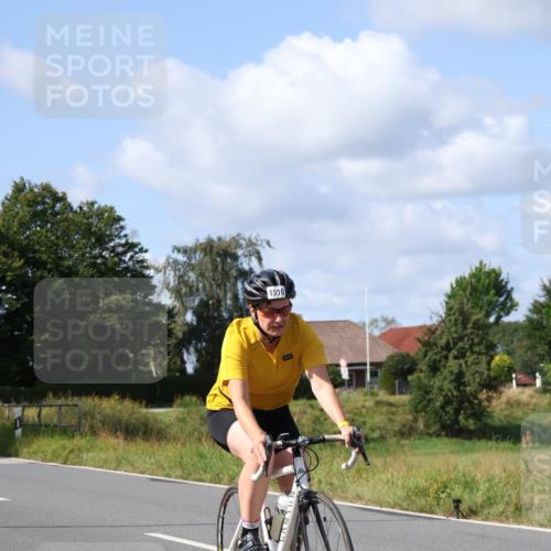 25.08.2024 - Elbe Triathlon Hamburg Fuchs,  Jonas http://msf.ph/oto/6871076 25.08.2024 11:12:09 Radfahren 1510 meine-sportfotos.de