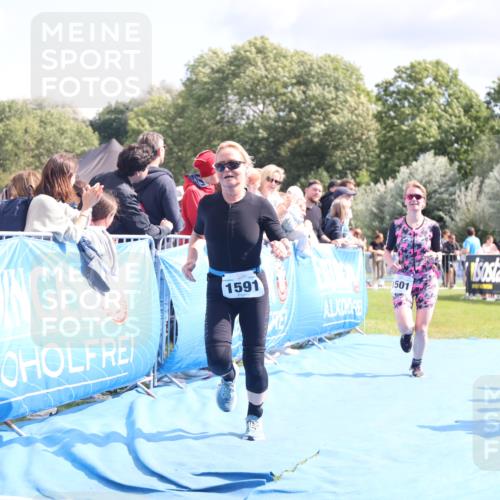 25.08.2024 - Elbe Triathlon Hamburg H.Heesch http://msf.ph/oto/6871087 25.08.2024 11:58:54 Ziel 543, 1501, 1591, 1714 meine-sportfotos.de