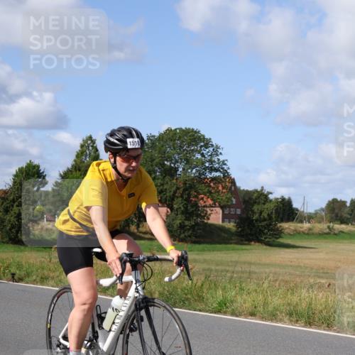 25.08.2024 - Elbe Triathlon Hamburg Fuchs,  Jonas http://msf.ph/oto/6871088 25.08.2024 11:12:09 Radfahren 1510 meine-sportfotos.de