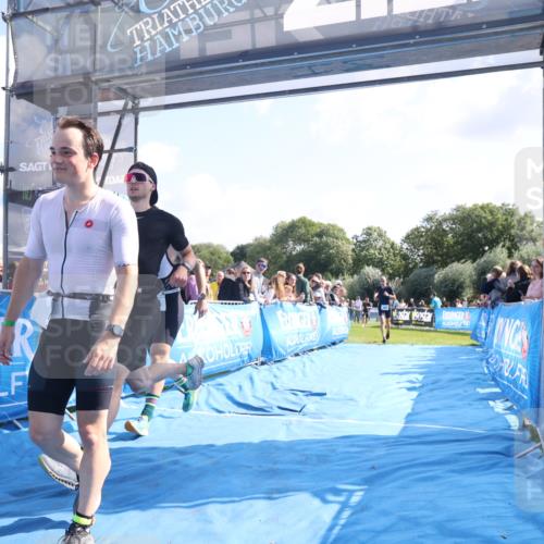 25.08.2024 - Elbe Triathlon Hamburg H.Heesch http://msf.ph/oto/6871090 25.08.2024 11:09:00 Ziel 142, 199, 465, 486, 594, 609 meine-sportfotos.de