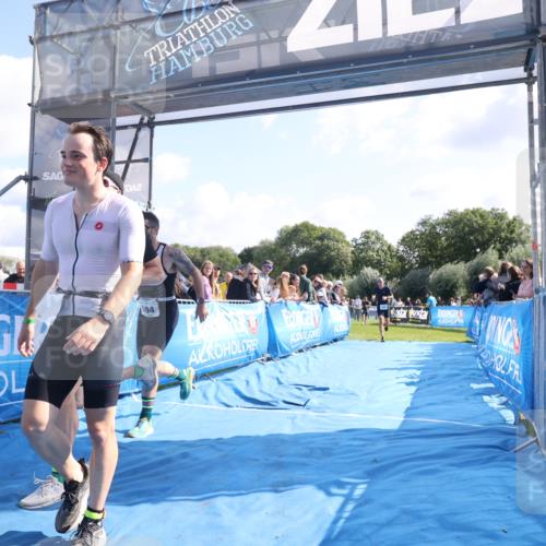 25.08.2024 - Elbe Triathlon Hamburg H.Heesch http://msf.ph/oto/6871101 25.08.2024 11:09:00 Ziel 142, 199, 465, 486, 594, 609 meine-sportfotos.de