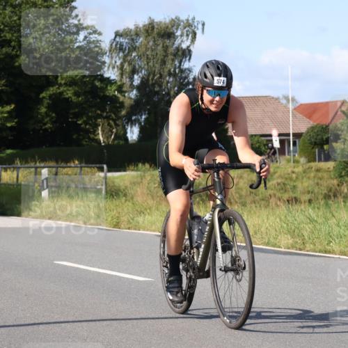 25.08.2024 - Elbe Triathlon Hamburg Fuchs,  Jonas http://msf.ph/oto/6871114 25.08.2024 10:29:13 Radfahren 430, 585, 574 meine-sportfotos.de
