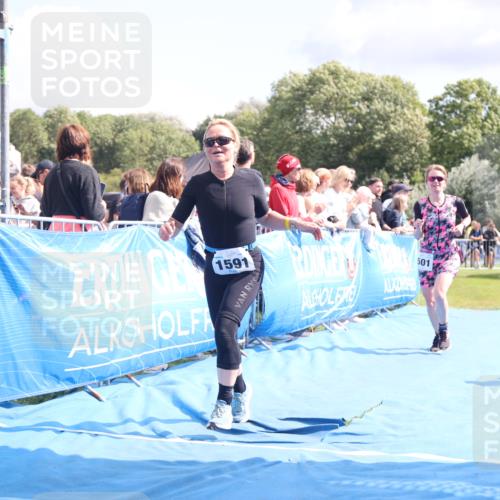 25.08.2024 - Elbe Triathlon Hamburg H.Heesch http://msf.ph/oto/6871165 25.08.2024 11:58:54 Ziel 543, 1501, 1591, 1714 meine-sportfotos.de