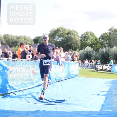 25.08.2024 - Elbe Triathlon Hamburg H.Heesch http://msf.ph/oto/6871168 25.08.2024 11:36:17 Ziel 530, 1415 meine-sportfotos.de