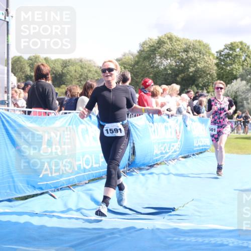 25.08.2024 - Elbe Triathlon Hamburg H.Heesch http://msf.ph/oto/6871179 25.08.2024 11:58:54 Ziel 543, 1501, 1591, 1714 meine-sportfotos.de