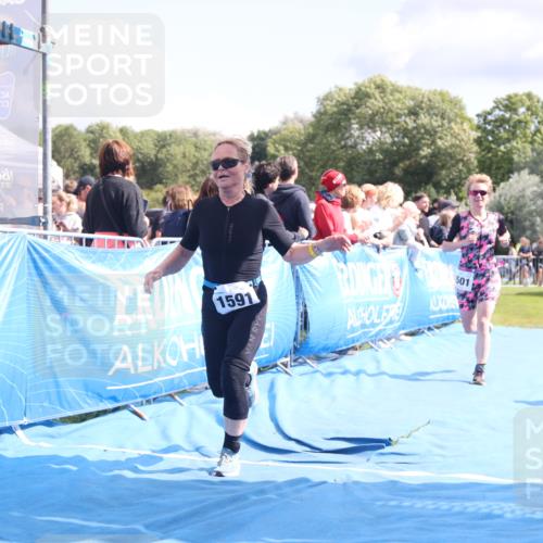 25.08.2024 - Elbe Triathlon Hamburg H.Heesch http://msf.ph/oto/6871194 25.08.2024 11:58:55 Ziel 543, 1501, 1591 meine-sportfotos.de