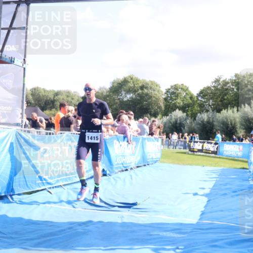 25.08.2024 - Elbe Triathlon Hamburg H.Heesch http://msf.ph/oto/6871198 25.08.2024 11:36:17 Ziel 530, 1415 meine-sportfotos.de